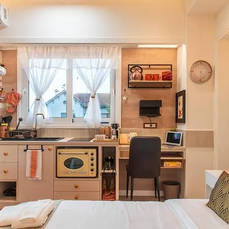 Kifissia Limε & Appεrol Malomar Homing * Athen